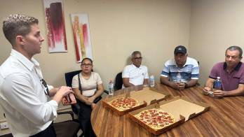 Los exfuncionarios fueron recibidos por el personal de Recursos Humanos.