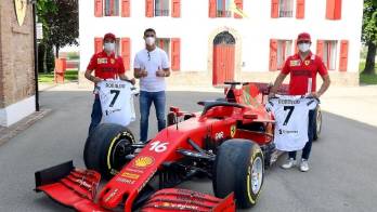 CR7 visita el cuartel general de Ferrari junto a directiva del Juventus