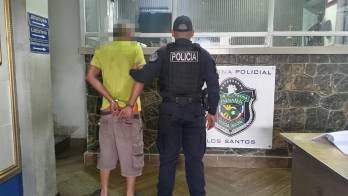 El subcomisionado Jorge Villarreal, jefe de la 7.ª Zona de Policía de Los Santos, se refirió al suceso e hizo un llamado a la cordura y a la denuncia oportuna de cualquier delito en la comunidad.