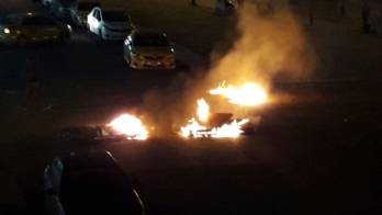 Colón amanece con incendio, cierre de calles, protestas y vandalismo