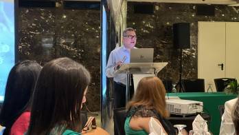 Especialistas de la Dirección Nacional de Farmacias y Drogas desarrollaron importantes exposiciones, entre ellas el tema Panorama regulatorio integral.