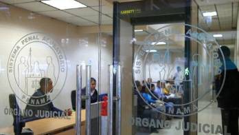 Moncada Luna espera decisión en audiencia