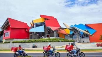 Despiden a motorizado&nbsp;que se goloseó pizza de cliente&nbsp;