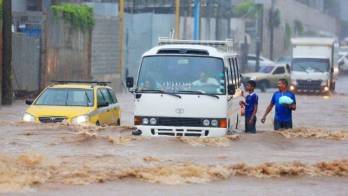 El documento crea un programa para preparar a la poblacion en caso de eventos sísmicos, terremotos y otros fenomenos naturales.
