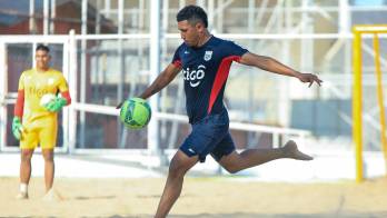 El jugador panameño Roodney Ramos debutará en el Premundial de Fútbol Playa.