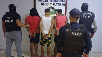 Pedregal | Caen tres hombres con armas, balas y billete