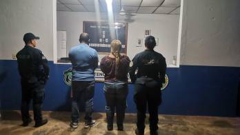 Las autoridades informaron que los dos aprehendidos fueron puestos a órdenes de las instancias competentes.