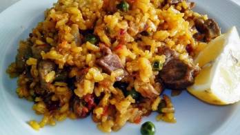 Así puedes preparar un arroz con cabeza puerco, a falta de jamón ahumado