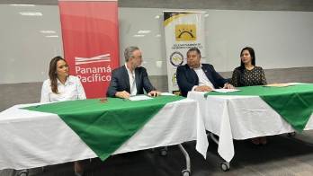 Los estudiantes que participen podrán optar por becas.