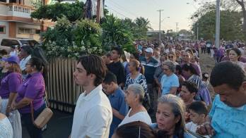La procesión de La Atalayita se inicia en la Catedral San Juan Bautista de Chitré.