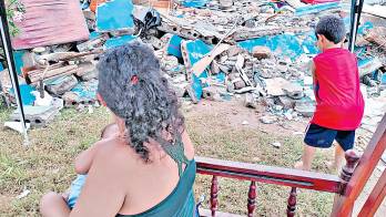 Entre escombros y pérdidas materiales, familias de Soná esperan ayuda para reconstruir sus hogares y recuperar la tranquilidad.