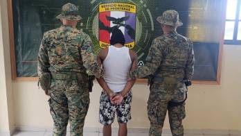 El sospechoso fue puesto a disposición de las autoridades competentes tras ser aprehendido agentes del Senafront.