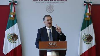 El canciller mexicano, Marcelo Ebrard, habla hoy durante una conferencia de prensa, en la Ciudad de México.