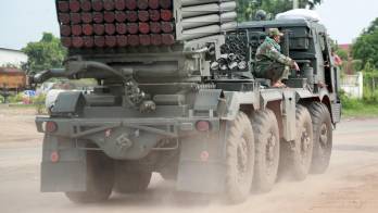 Disputan secciones de su frontera terrestre de 800 kilómetros, demarcada en parte por Francia.