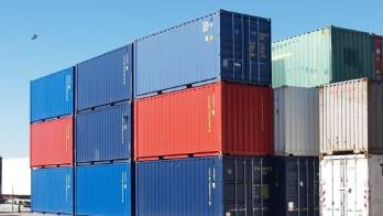 Hallan a 25 personas ocultas en contenedor frigorífico en un puerto holandés