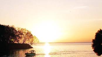 Autoridades recomiendan precaución ante lluvias con tormentas eléctricas y evitar la exposición prolongada al sol.