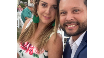 Celebran en el patio San Valentín... bien enamorados