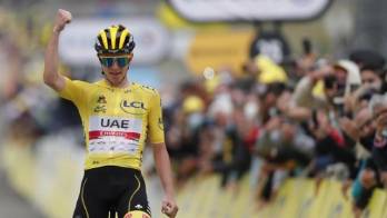 Un latigazo a 500 metros de la meta, puño en alto y otra victoria de etapa.