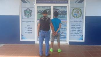 El sospechoso fue aprehendido en el Mercado Público como parte de las investigaciones del caso.