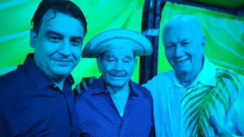 El legendario músico fue homenajeado en medio del histórico Festival Nacional de la Mejorana 2025.