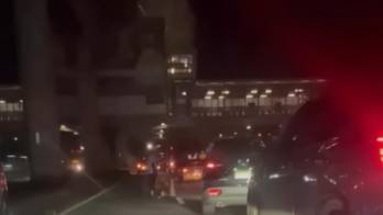 Autoridades acordonaron la vía mientras se realizaban las diligencias tras el atropello fatal.