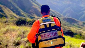 Las labores de búsqueda se concentran en áreas cercanas al río y comunidades aledañas.