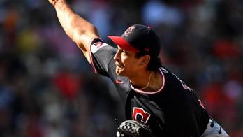 Daniel Espino de los Guardianes de Cleveland.