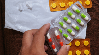 El Minsa busca poner en marcha un plan piloto en varias farmacias del país para el desecho seguro de medicamentos vencidos.