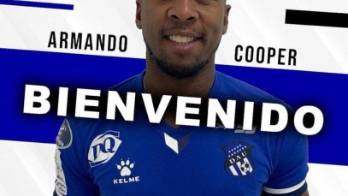 Panameño Armando Cooper vuelve al Árabe Unido de Colón