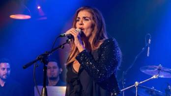 Judy Meana debutó como cantante con “Una Noche de Conciencia”, un concierto íntimo en Rock &amp; Folk que marcó su entrada oficial a la escena musical panameña.