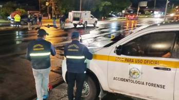 Autoridades del tránsito y el Ministerio Público realizaron el levantamiento del cuerpo de un hombre que murió atropellado cerca de la UNACHI en David.
