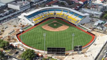 Vista general del renovado Estadio Roberto Mariano Bula, que se prepara para reabrir sus puertas y recibir nuevamente a la afición colonense.