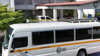 Piden la ayuda ciudadana para capturar a los maleantes que atentaron contra un agente municipal.