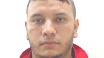 Luis Escobar estuvo en el Ministerio Público donde presentó un demanda por injuria y calumnia