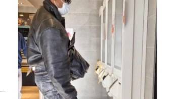 Kanye West ahora solo se llama Ye, sin apellido. Y aparece con el cabello rumia'o