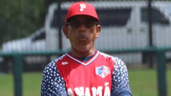Rodrigo Merrón al frente del equipo U18.