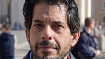 Dimitrios Gianareas, es médico de profesión.