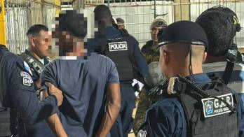 El operativo se desarrolló para verificar el cumplimiento del toque de queda.