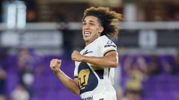 Adalberto Carrasquilla tiene cinco tarjetas amarillas.