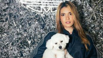 Sara Castro denunció que fue amenazada con un arma mientras paseaba a su perro en Vía Argentina.