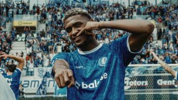 Dio el salto del Tauro en Panamá al Auda de Letonia para ser comprado por el KAA Gent de Bélgica.