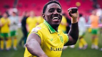 José Córdoba celebra su anotación.