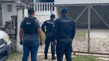 Las autoridades allanaron la residencia del sospechoso en Los Naranjos.
