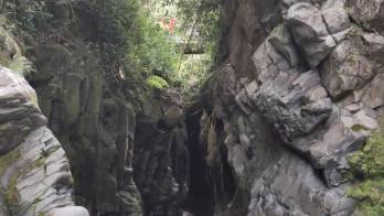 Equipos del SINAPROC durante el rescate.