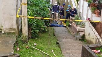 El cuerpo de Jorge Martínez quedó tendido en una vereda en Cativá.