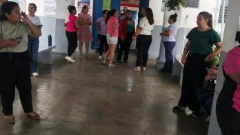 Los estudiantes se lanzaron al piso dentro de las aulas, se resguardaron en zonas seguras.