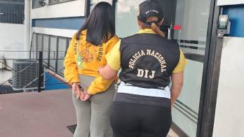 Vecinos del área escucharon una detonación y posteriormente observaron a las tres mujeres abandonar el lugar.