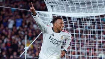 Kylian Mbappé celebra sus goles.