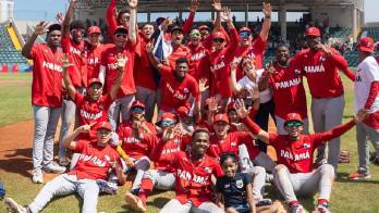 El equipo de béisbol ganó la medalla de oro, tras vencer a Colombia.