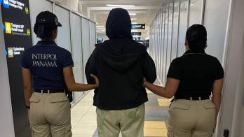 La sospechosa fue aprehendida en el Aeropuerto Internacional de Tocumen durante controles migratorios.